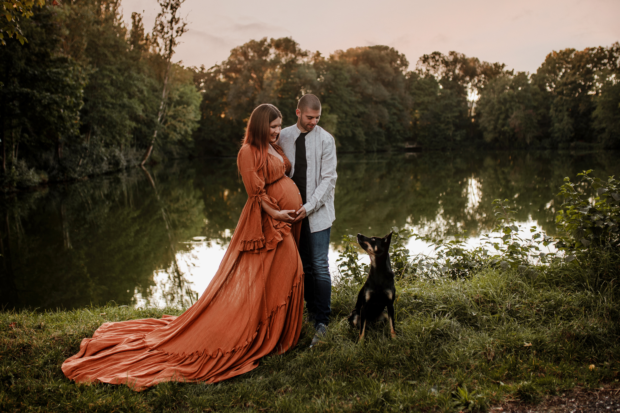 Babybauch Shooting Outdoor - Hund - Babybauchshooting Heilbronn Enzkreis