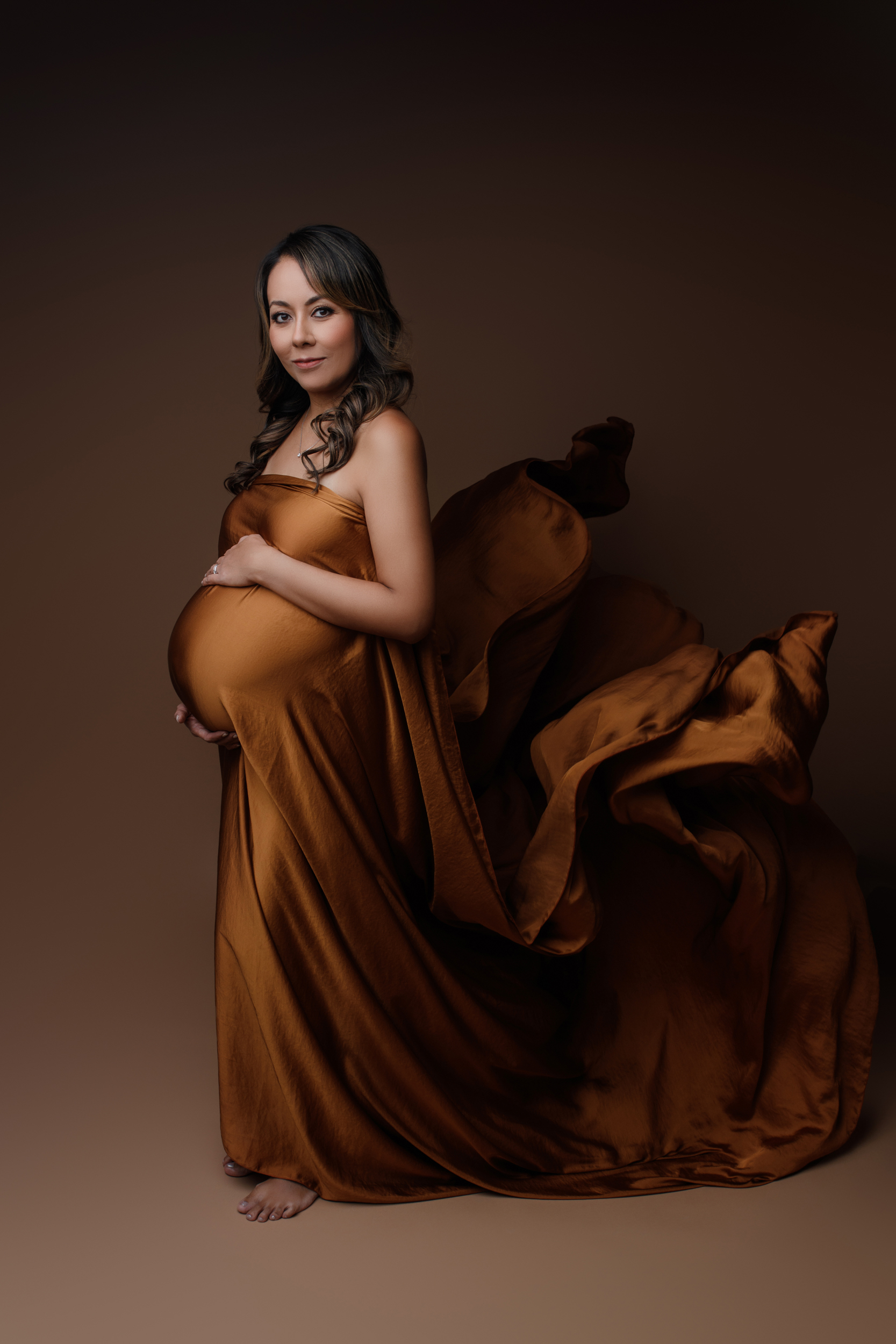Babybauch shooting stuttgart goldenes Tuch