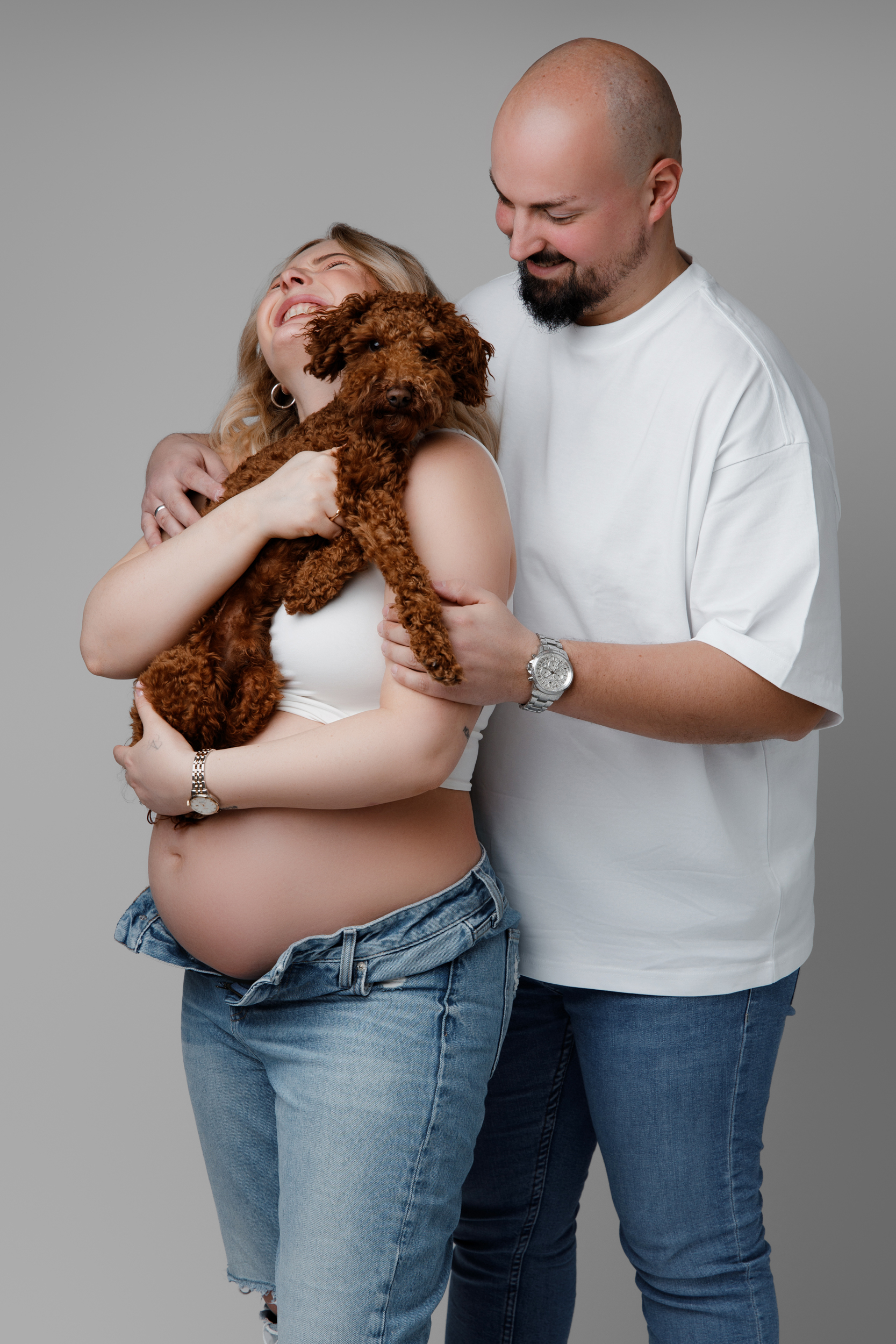 Babybauch Shooting mit Hund zwischen Heilbronn und Ludwigsburg Babybauch shooting Stuttgart - FineArt Babybauch Bilder im Großraum Stuttgart